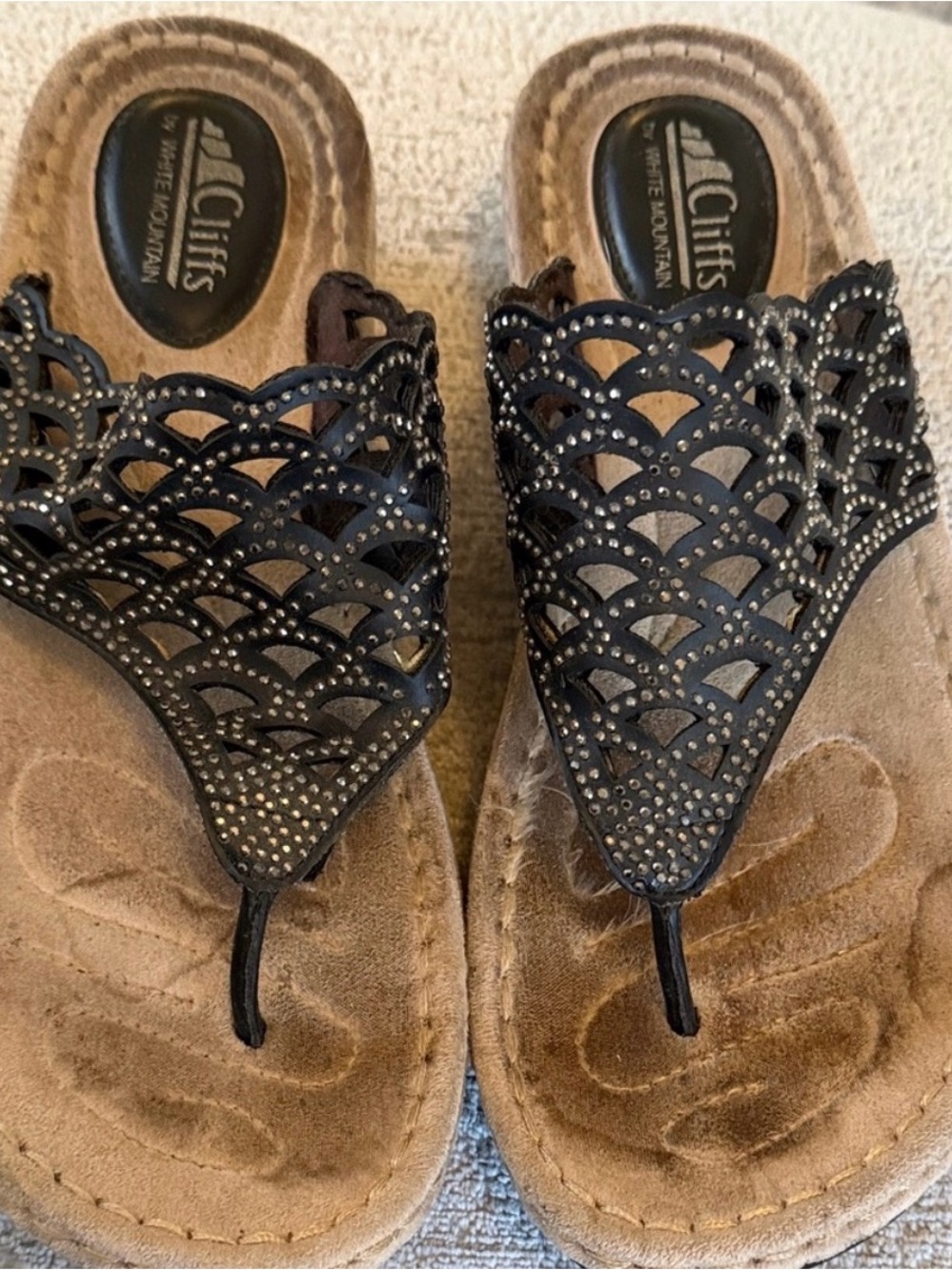 Cliffs White Mountain Black Rhinestone Cutout Comfort Sandals 9.5